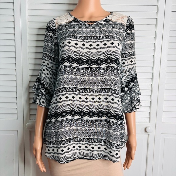 IZ BYER Vibrant Crepon Print Blouse Size XL - Picture 1 of 7